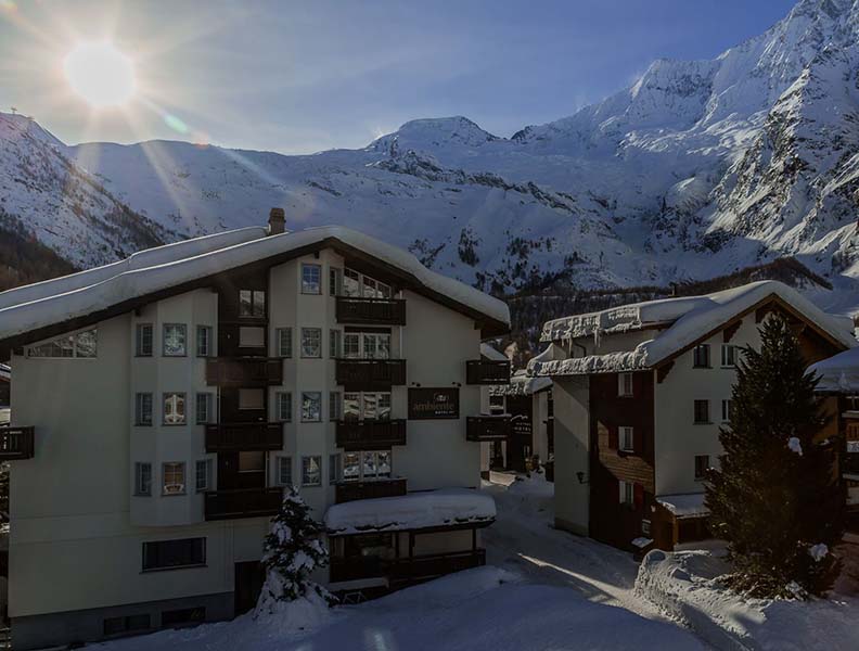 Hôtel Ambiente à Saas-Fee situé à côté du téléphérique